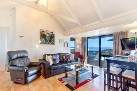 Villa Topaz - Accommodation New Zealand 0