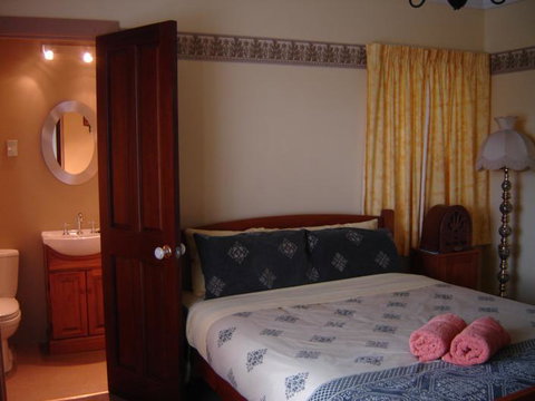 Designer Cottage B&B - Accommodation New Zealand 11