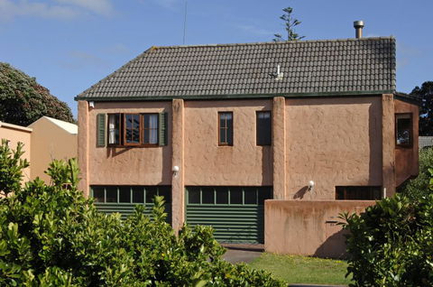Whanga Bridge House - Accommodation New Zealand 11