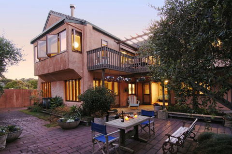 Whanga Bridge House - Accommodation New Zealand 12