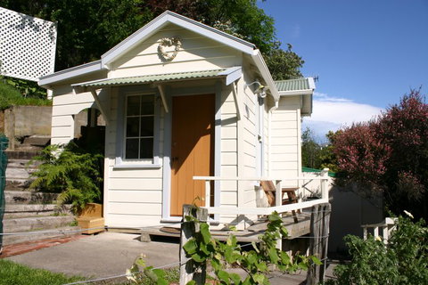 Bluff Hill Bed & Breakfast - Accommodation New Zealand 0