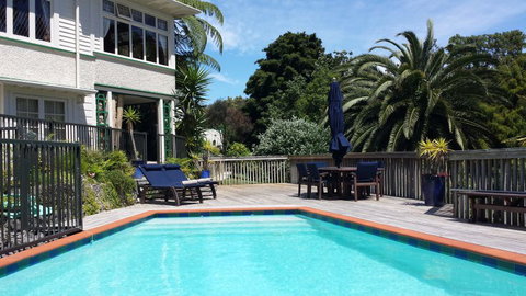 Bluff Hill Bed & Breakfast - Accommodation New Zealand 1