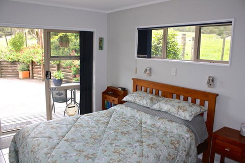 Hillside B&B - Accommodation New Zealand 0