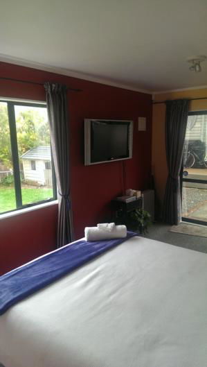 The Fluffy Chicken B&B - Accommodation New Zealand 2