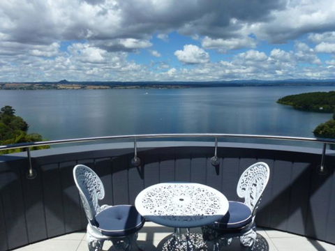 Serenity On Wakeman - Accommodation New Zealand 0