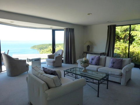 Serenity On Wakeman - Accommodation New Zealand 3