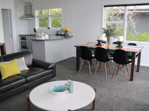 Acorns Wellington Apartment - Accommodation New Zealand 2