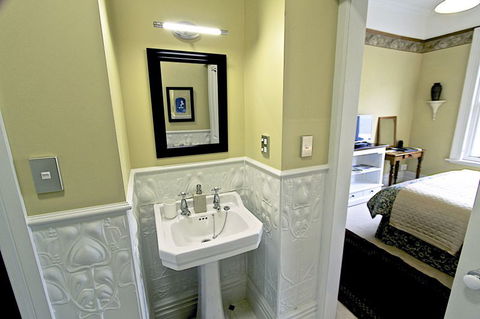 Bard House B&B Heritage Accommodation - Accommodation New Zealand 6