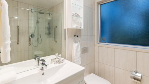 Moon Shadow Luxury B&B - Accommodation New Zealand 7