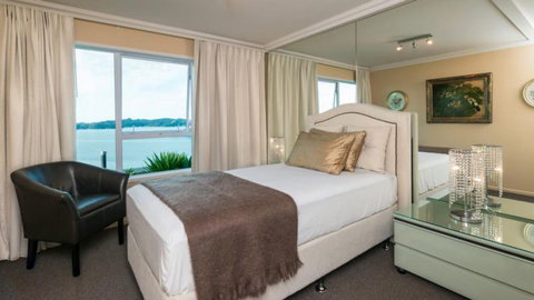 Moon Shadow Luxury B&B - Accommodation New Zealand 8