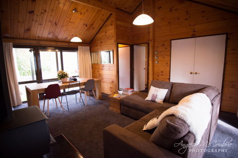 Frankie & Hugh's - Accommodation New Zealand 0