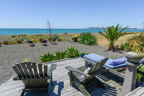 Absolute Beach Front B&B - Accommodation New Zealand 7