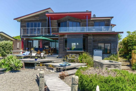 Absolute Beach Front B&B - Accommodation New Zealand 21