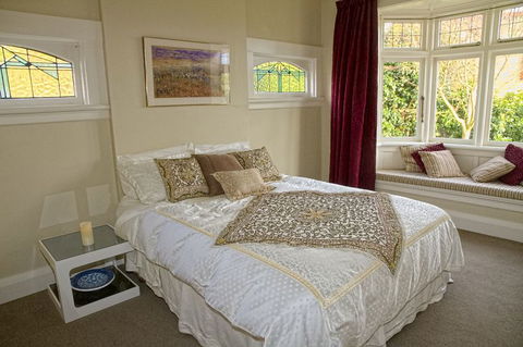 Magnolia Cottage Sanctuary - Accommodation New Zealand 0