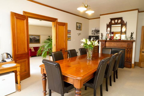 Cambria House - Accommodation New Zealand 0