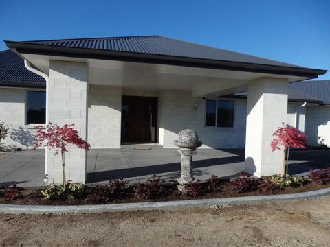 Matangi Oaks - Accommodation New Zealand 0