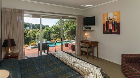 Decks Of Paihia - Accommodation New Zealand 1