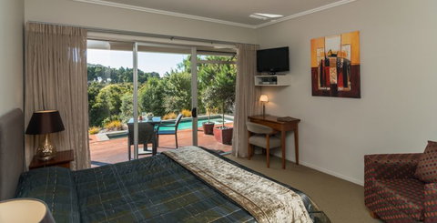 Decks Of Paihia - Accommodation New Zealand 8