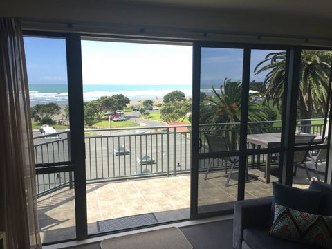 Beachpoint Apartments - Accommodation New Zealand 4