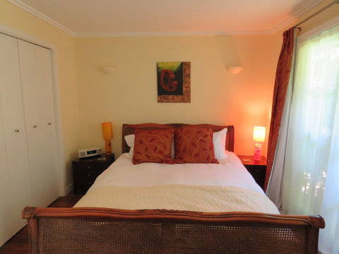 Bird Gardens Cottage - Accommodation New Zealand 5