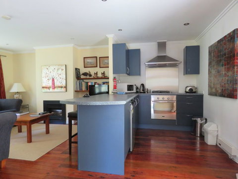 Bird Gardens Cottage - Accommodation New Zealand 7