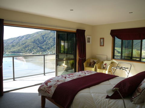 Okiwa Bay Lodge - Accommodation New Zealand 4