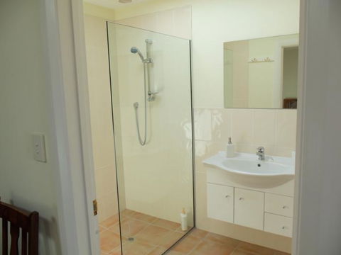 Pool House B&B - Accommodation New Zealand 5