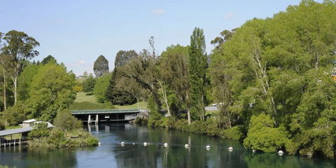 Riverside 2 Taupo Riverfront Apartment - Accommodation New Zealand 2