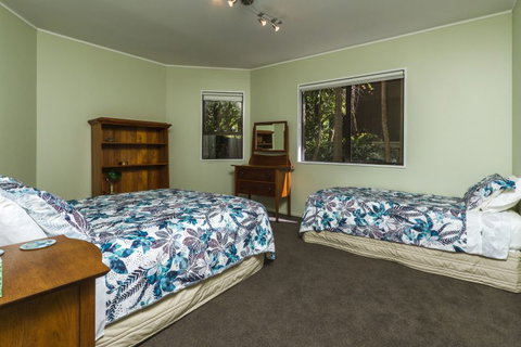 Beachside Holiday - Castor Bay Holiday Apartment - Accommodation New Zealand 7