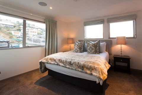 Penthouse On Hallenstein - Accommodation New Zealand 1