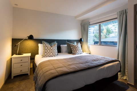 Penthouse On Hallenstein - Accommodation New Zealand 4