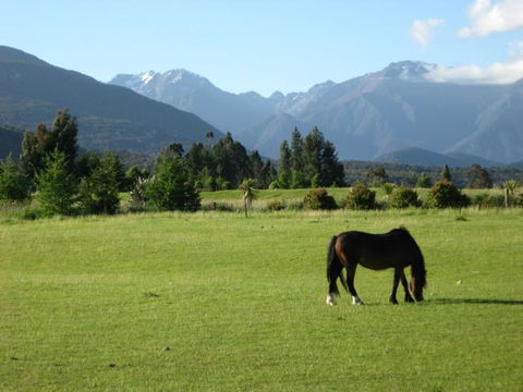 Kepler Oaks Chalet - Accommodation New Zealand 45
