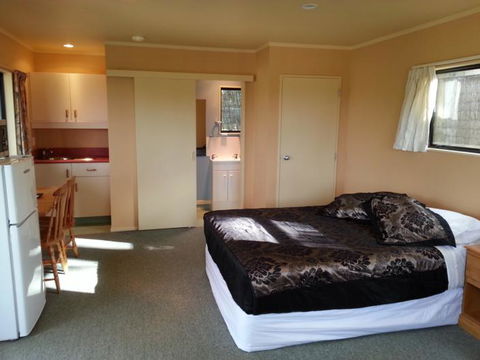 Roselands Chalet Accommodation - Accommodation New Zealand 2