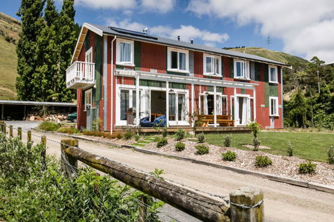 The Pear Orchard Lodge - Accommodation New Zealand 1