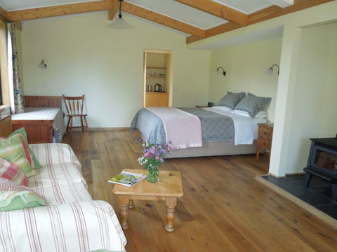 Kingfisher House - Accommodation New Zealand 1