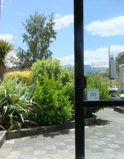 Kepler Mountain View Alpaca Cottage - Accommodation New Zealand 3