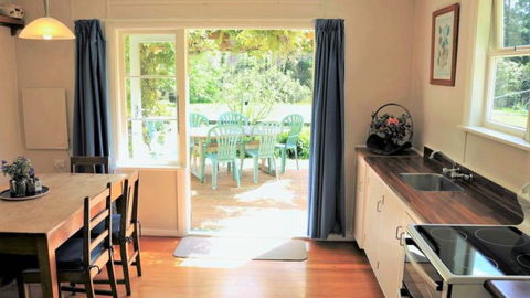 Mt Huia Farmstay - Hodd Cottage - Accommodation New Zealand 2