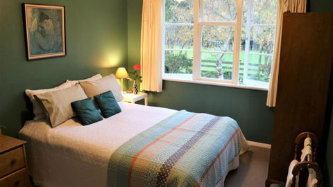 Mt Huia Farmstay - Hodd Cottage - Accommodation New Zealand 4