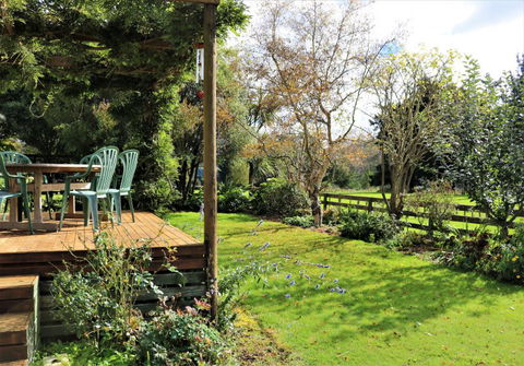 Mt Huia Farmstay - Hodd Cottage - Accommodation New Zealand 7