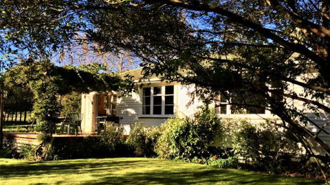 Mt Huia Farmstay - Hodd Cottage - Accommodation New Zealand 8