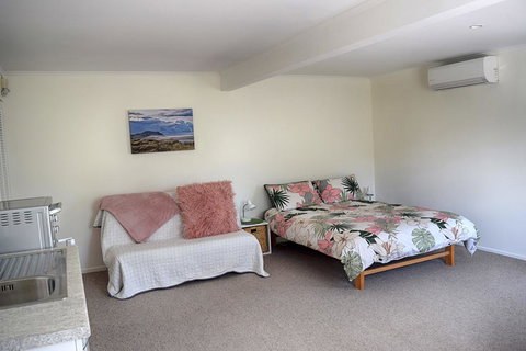 Sanctuary On The Hill - Accommodation New Zealand 2