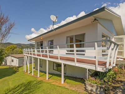 Scotts Base - Whiritoa Beach Holiday Home