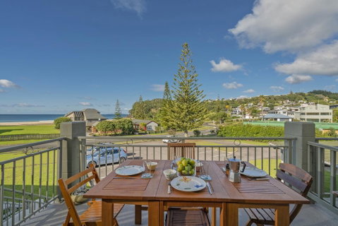 Sea Views Apartment - Onemana Apartment - Accommodation New Zealand 0