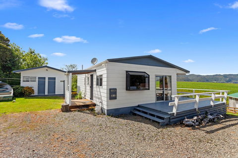 Simple Pleasures - Accommodation New Zealand 1