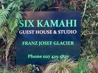 Six Kamahi Guest House  Studio