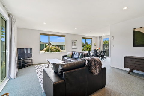 Southern Comfort - Wanaka Holiday Home - Accommodation New Zealand 1