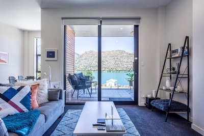 Southern Lakes Escapes - Lakeside Apartments