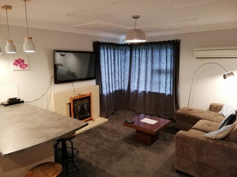 Stay In The Bay (Apartment A) - Accommodation New Zealand 2