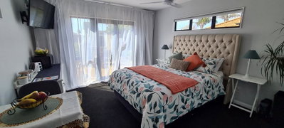 Sunkist B & B