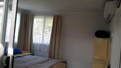 Sunny Room - Accommodation New Zealand 0